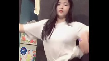 Vietnamese hottie twists her big ass in front of the camera