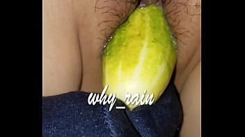 A man dicks his wife's hairy vagina and spills his cum on the couch